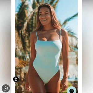 Jolyn Lia one piece•medium